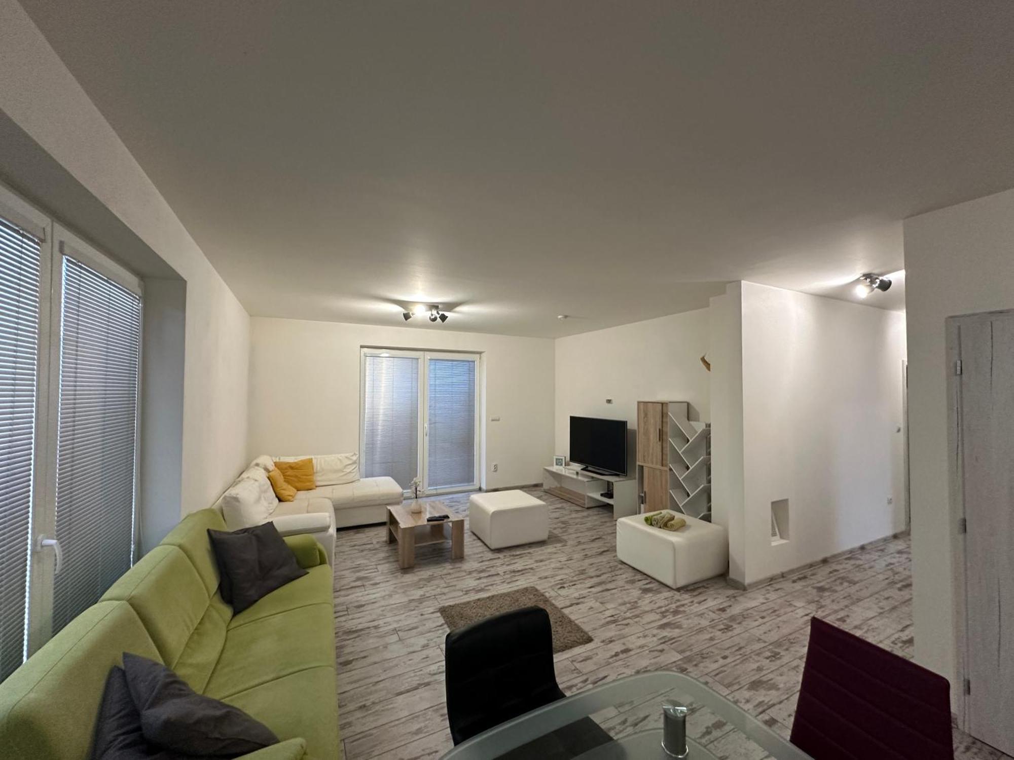 Royal House Trencin Villa Екстериор снимка