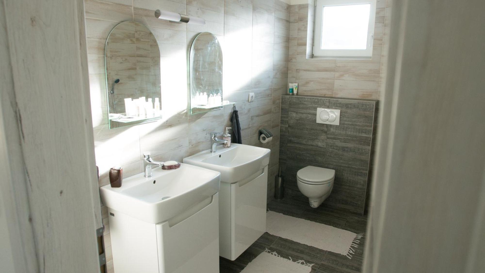 Royal House Trencin Villa Екстериор снимка